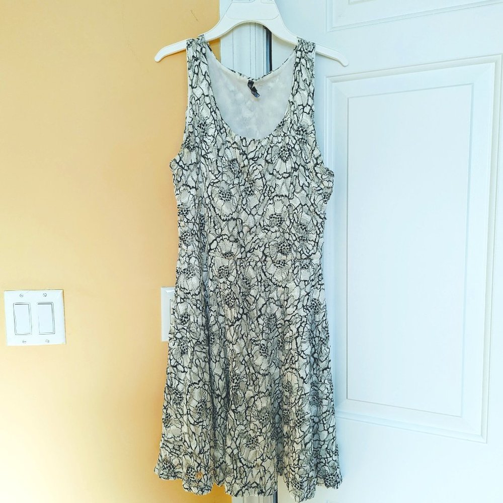 Love Culture black and white floral sleeveless dress
